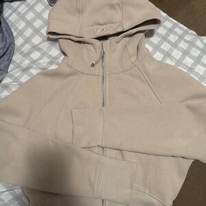 Lululemon cropped hooded scuba